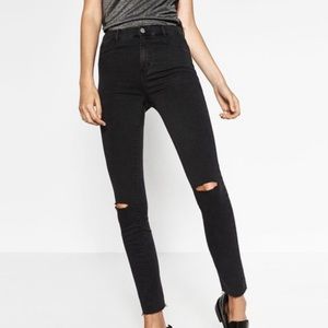 Women’s Zara Black High Rise Distressed Skinny Jean Size 2
